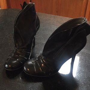 Black booties with bow